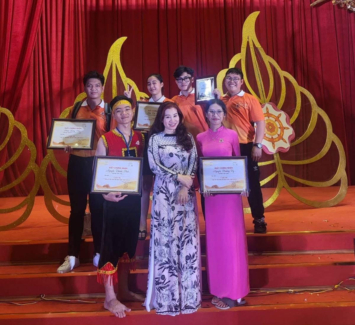 Khoảnh khắc Mùa 2